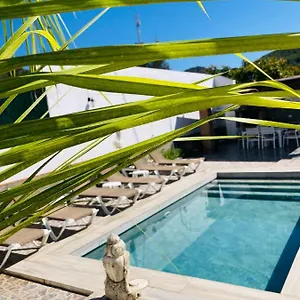https://villa-la-marina.1costadelsol.com
