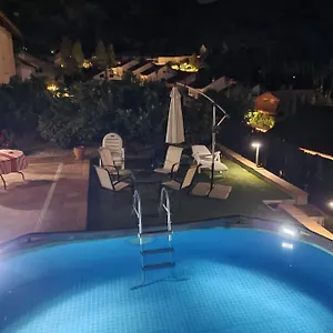 https://villa-alfaguara.es-andalucia.com